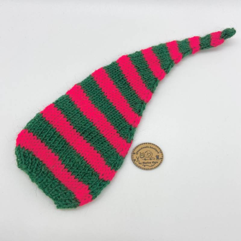 Green-red striped hat