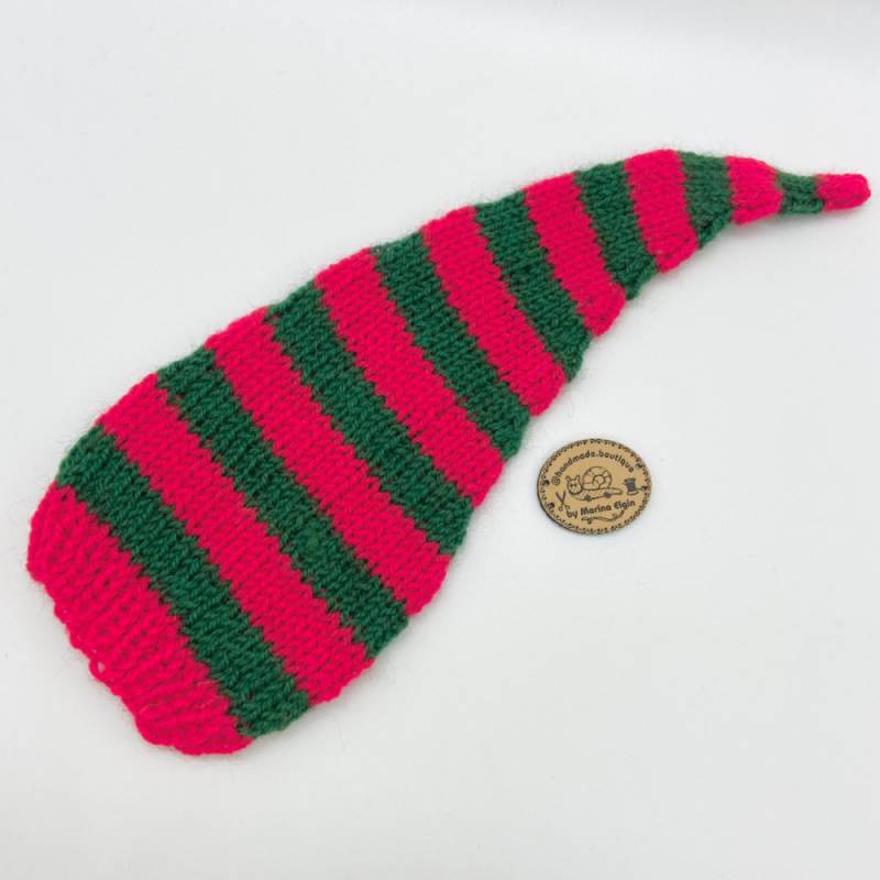 Red-green striped hat