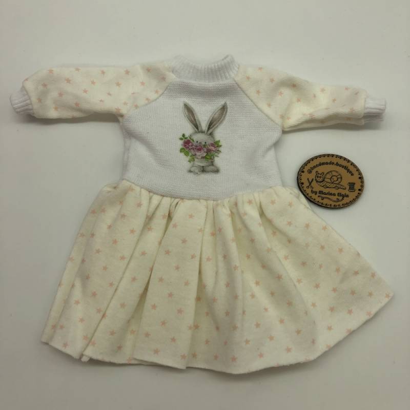 Ecru dotted dress with rabbit